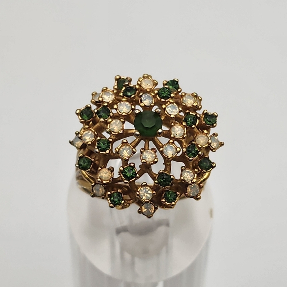Vintage Aurora 18KT HGE Green & White Opalescent Crystal Cocktail Ring (8)